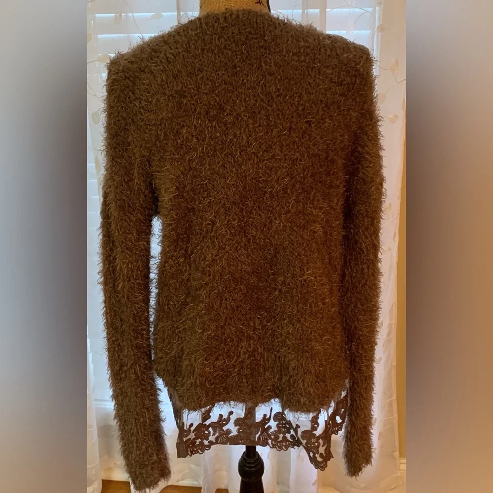 Olivia Sky Owl Taupe Eyelash Sweeter with Lace Bottom Trim Size L NWT - Picture 6 of 9